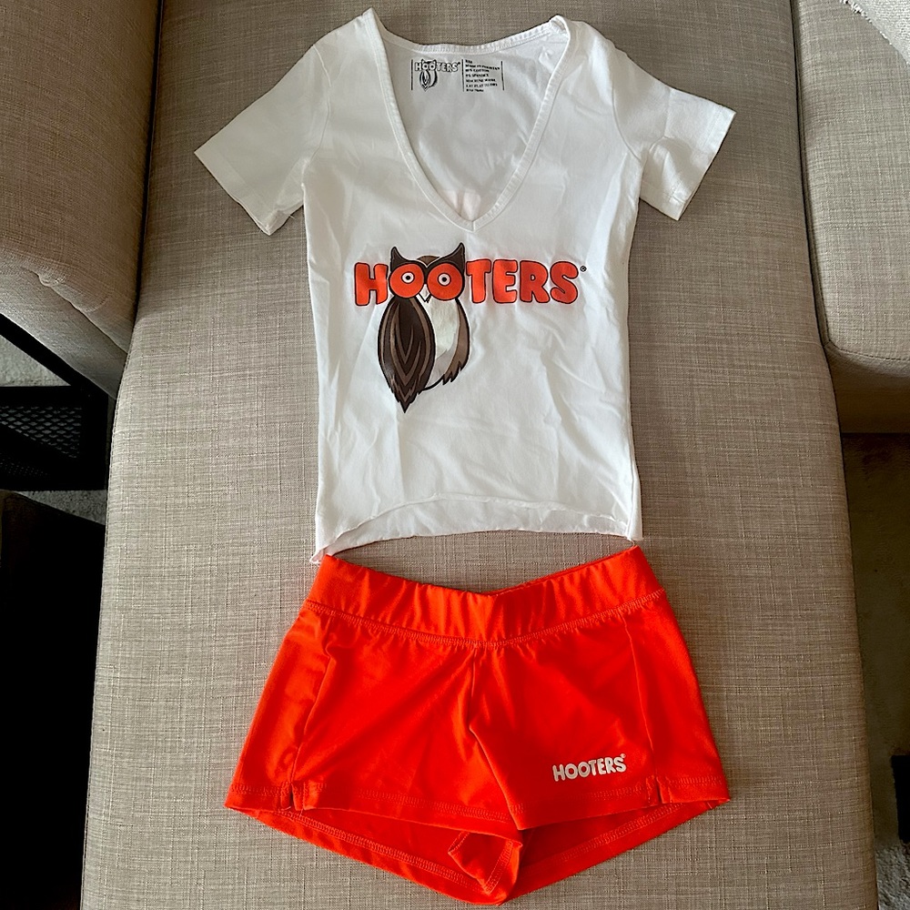 HOOTERS uniform short sleeve and orange shorts set